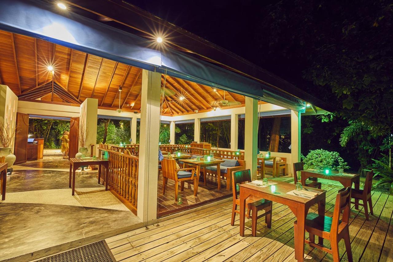 Resort The Centara Collection, Island & Maldives - 30 Percent Discount On Transfers For Min 4 Nights And More, Valid For Reservations Between 11th Feb 22 Dec 2025 5*